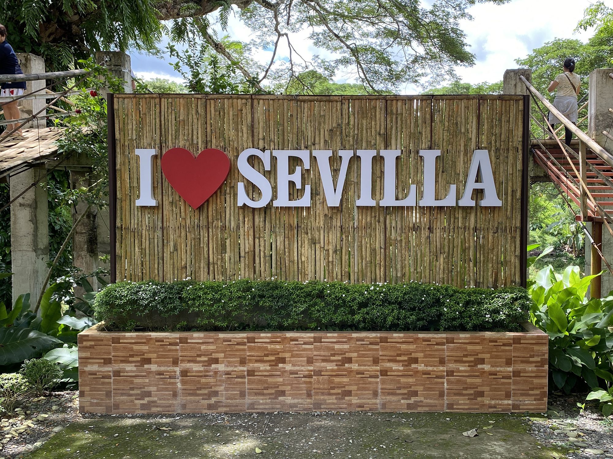 sevilla-twin-hanging-bridge