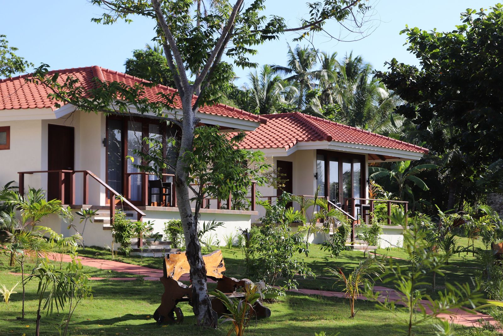 Upscale family-friendly hotel near Anda Beach