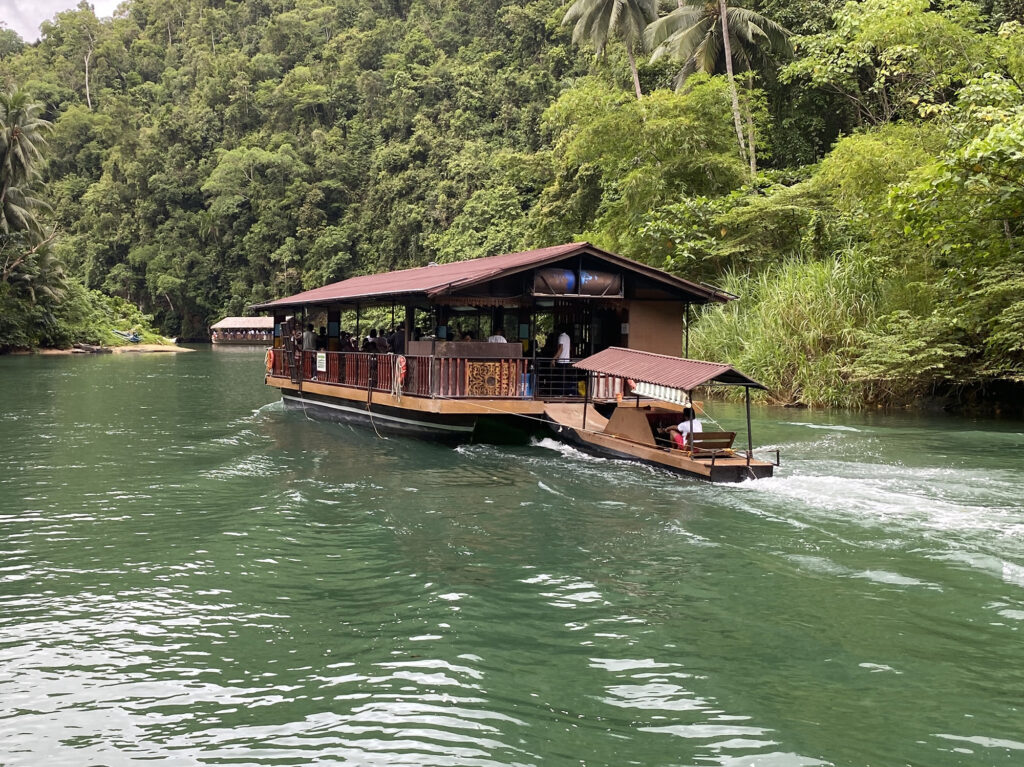 loboc-river-floating-restaurant