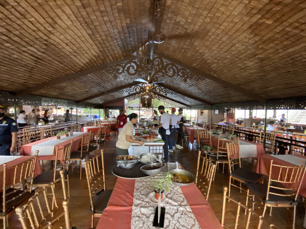loboc-river-floating-restaurant